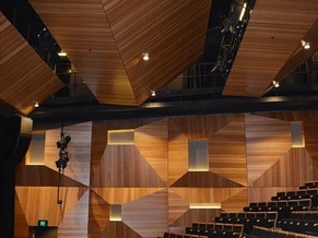 Konferans Salonlarında Gizli Maliyetler: Yatırımcıların Dikkat Etmesi Gerekenler