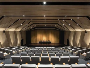 🎓 Konferans Salonu Yaptıran Okulların %80’i Aynı Hataları Yapıyor!