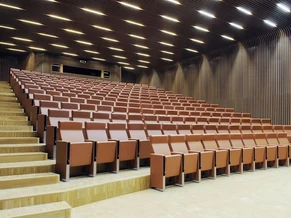 ♿ Salonlarda Engelli Erişimi: Yönetmelik Zorunluluğu Değil, Vicdani Sorumluluk